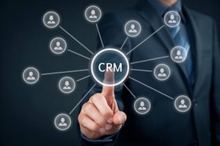 如何利用CRM系统最大化销售团队的优势和潜能？